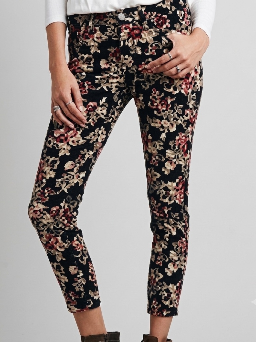 Free People| Black/Burgundy/Gold Floral Corduroy Casual Skinny Jean Pants Sz 28